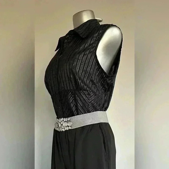 💟Fitted Button  Down Top - Picture 3 of 12